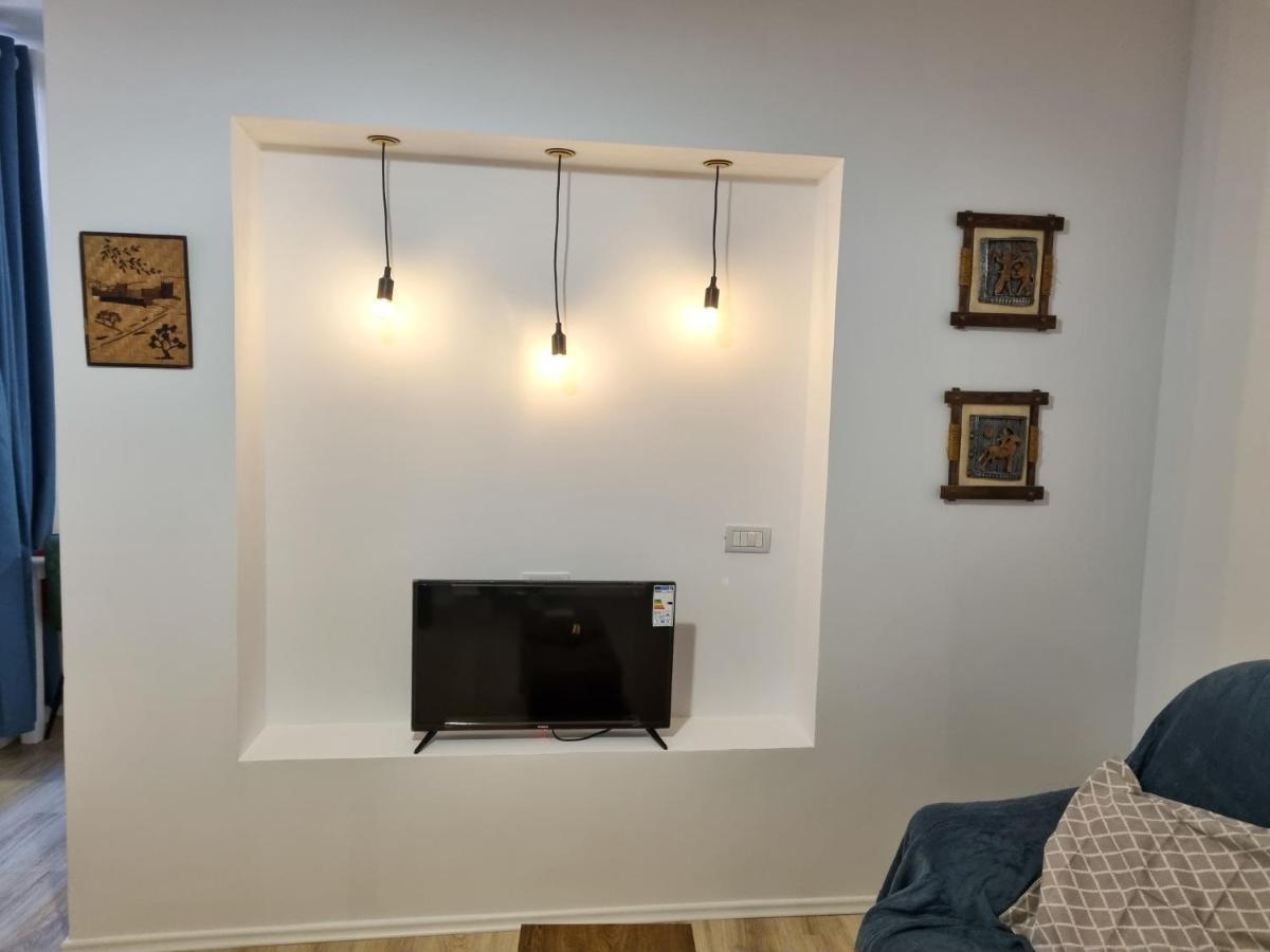 Cozy In Center Apartment