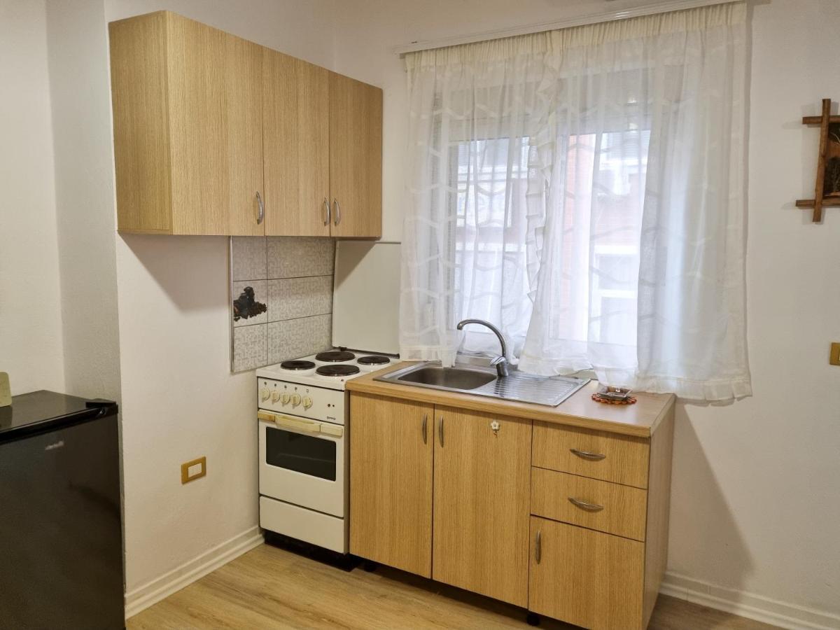 Cozy In Center Apartment *