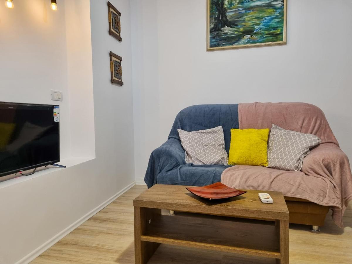 Cozy In Center Apartment Tirana